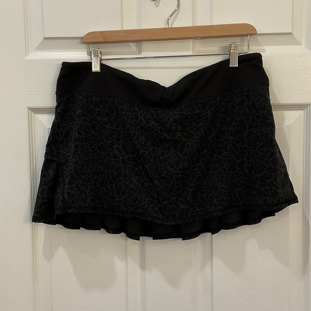 Lululemon Pace Rival Black Floral Print Tennis Skort